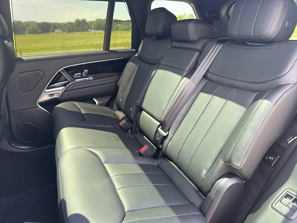 New 2026 Land Rover Range Rover Long Wheelbase SE AWD/4WD image 14