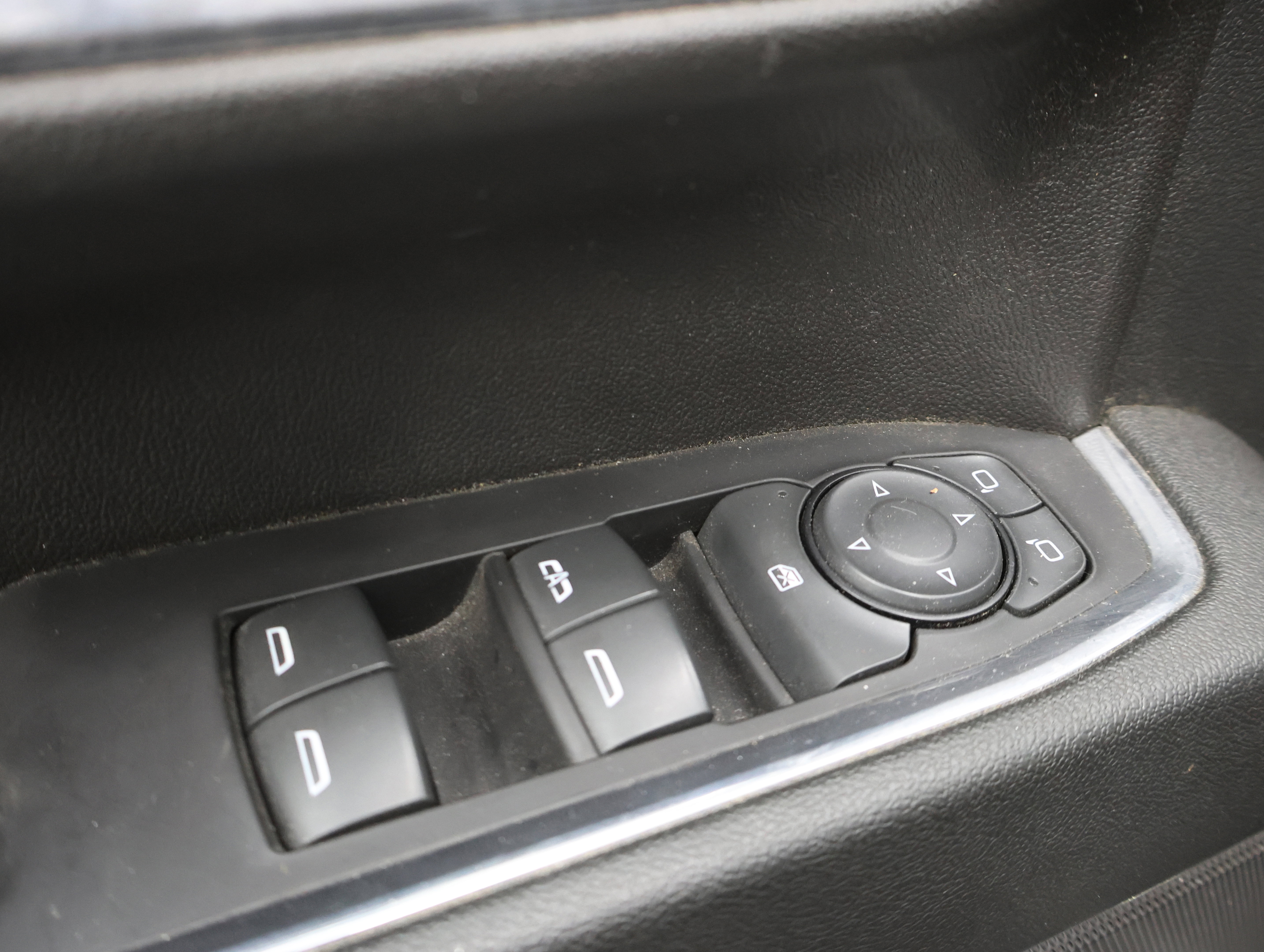 Used 2024 Chevrolet Silverado 2500 LT image 38