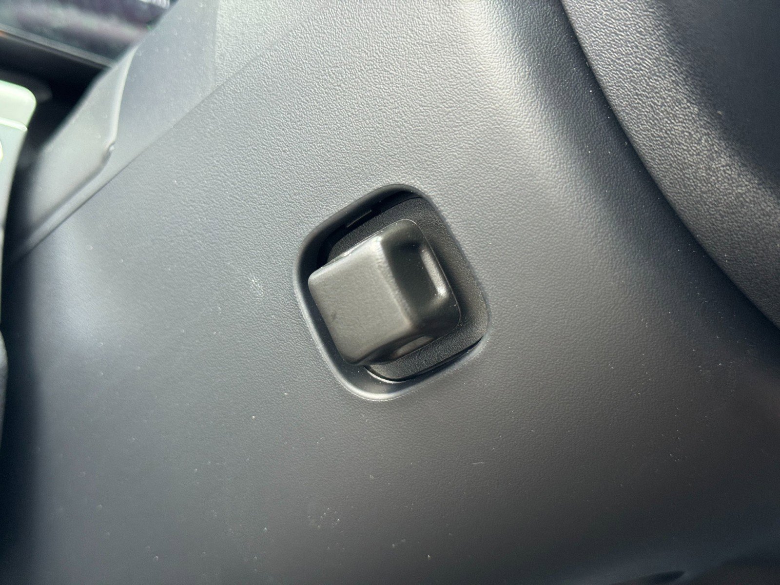 Used 2025 Cadillac Lyriq Luxury image 18