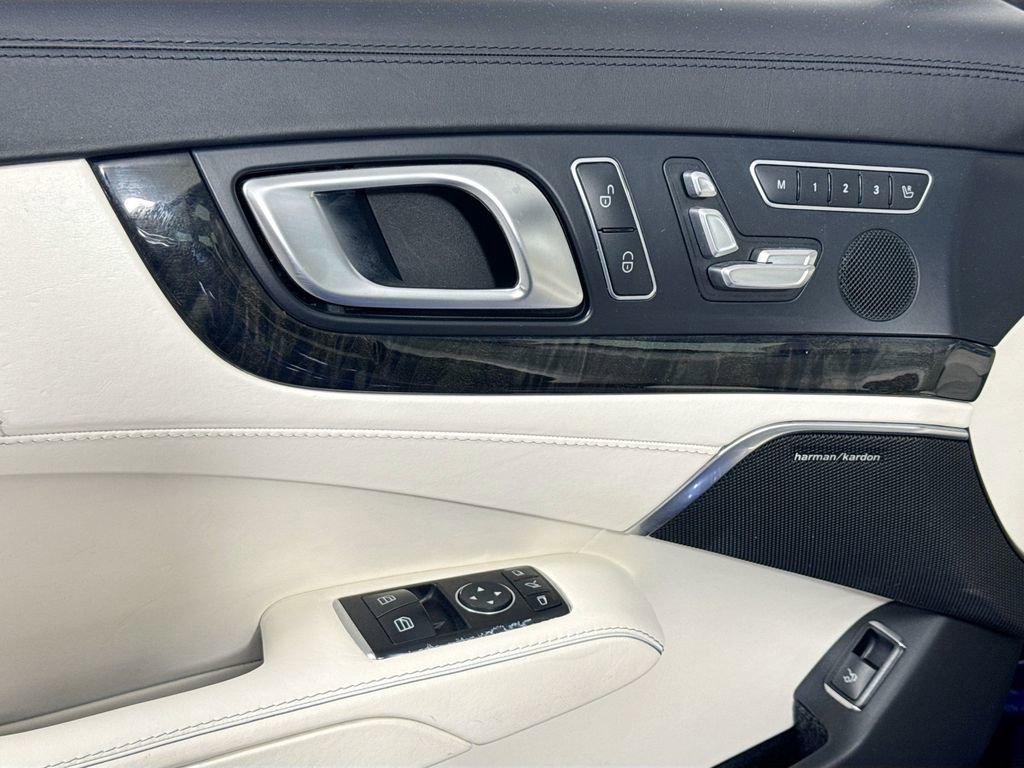 Used 2017 Mercedes-Benz SL 550 image 22