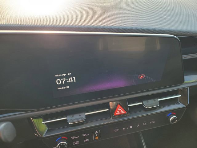 Used 2023 Kia Niro EX Touring FWD image 14