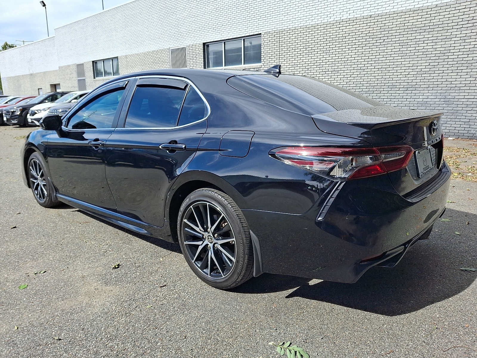 Used 2023 Toyota Camry SE FWD image 6