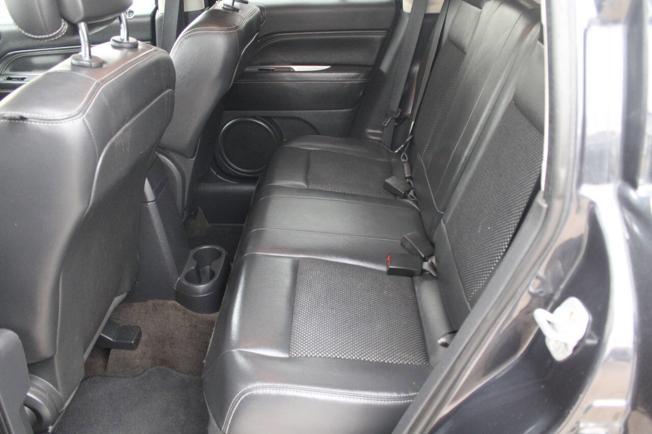 Used 2014 Jeep Compass Latitude AWD/4WD image 9
