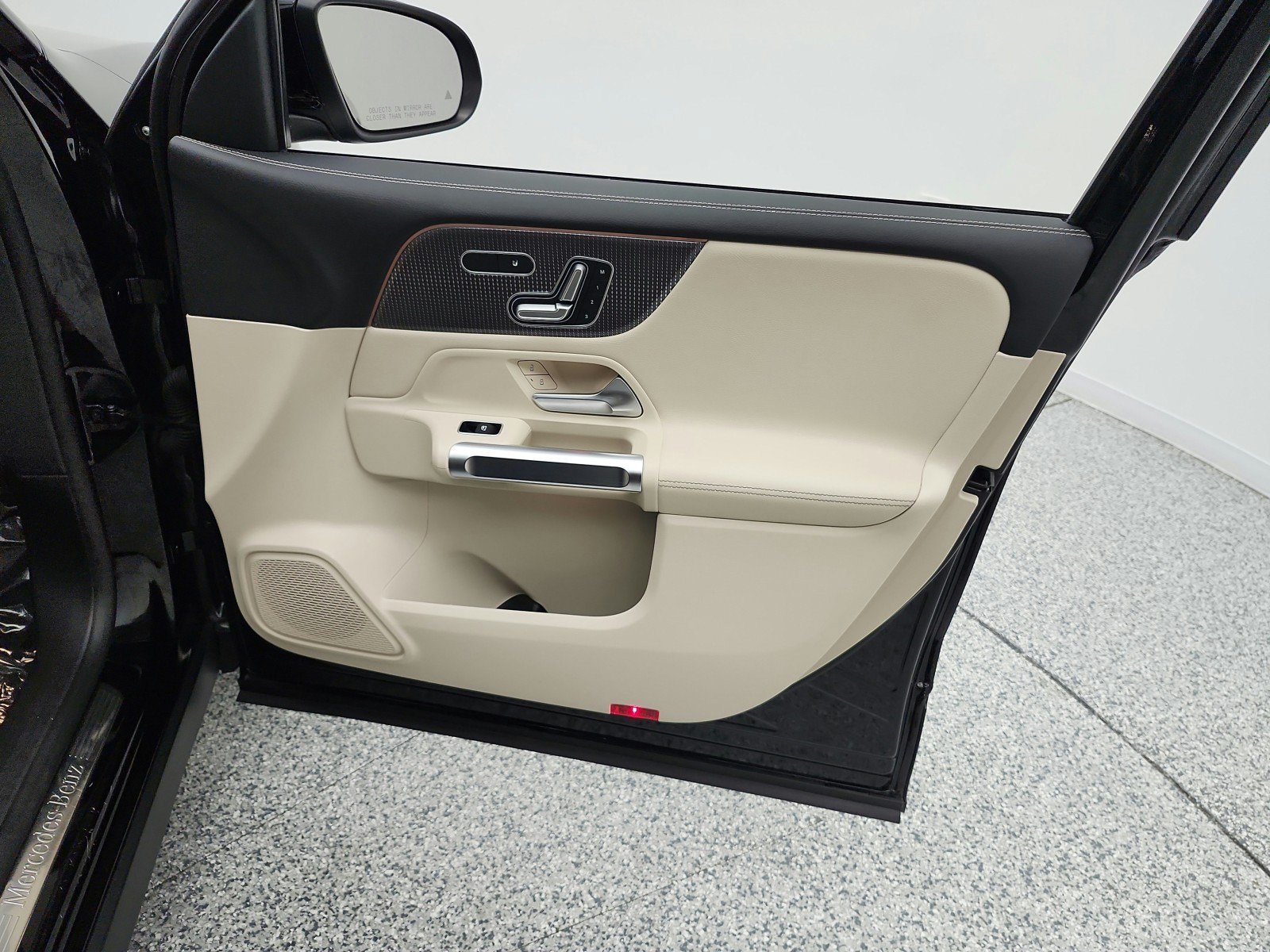 Used 2022 Mercedes-Benz GLB 250 image 21