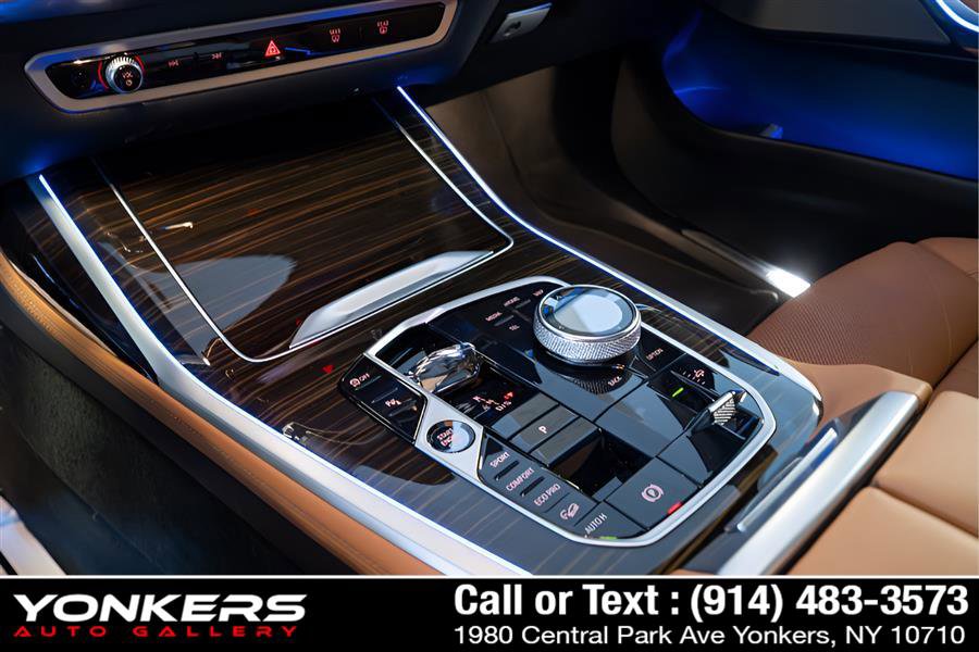 Used 2023 BMW X7 xDrive40i w/ M Sport Package AWD/4WD image 57