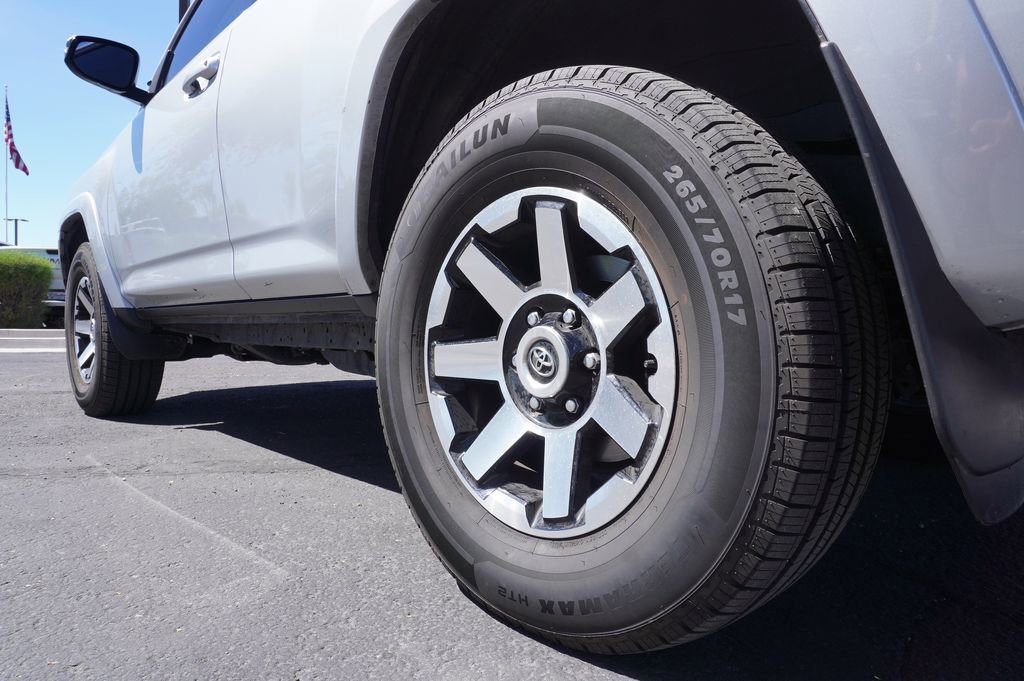 Used 2022 Toyota 4Runner TRD Off-Road Premium w/ Moonroof Package AWD/4WD image 6