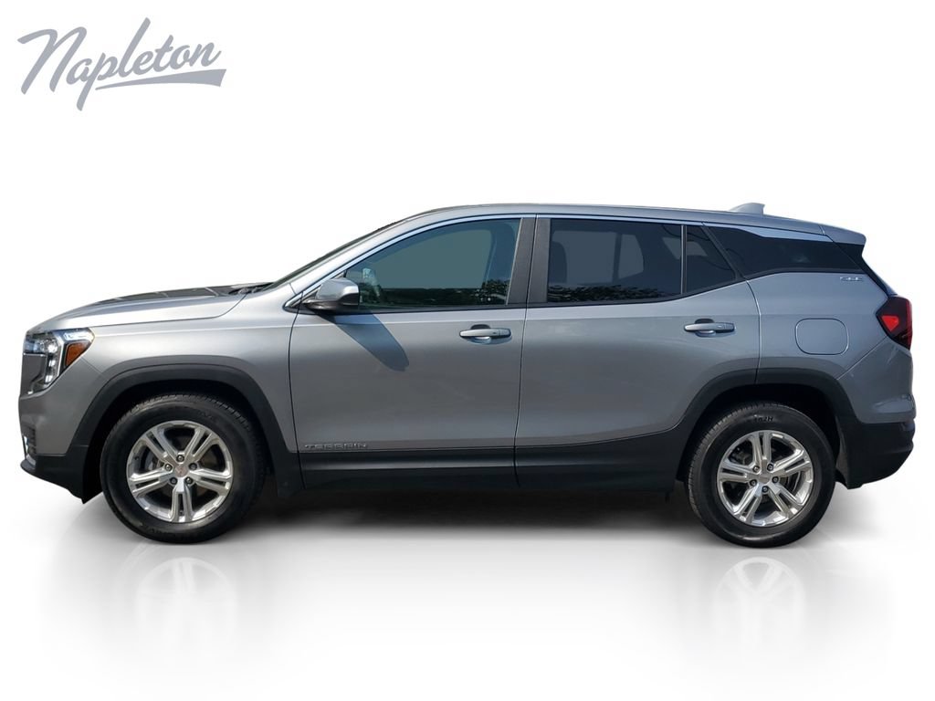 Used 2024 GMC Terrain SLE FWD image 2