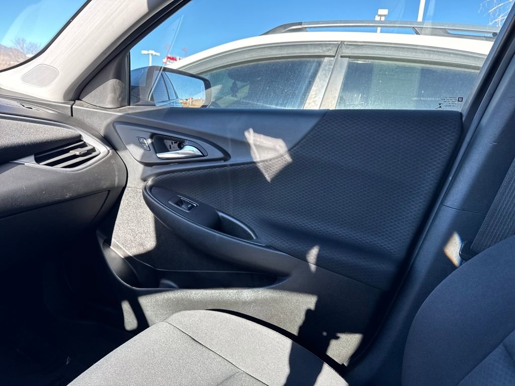 Used 2022 Chevrolet Malibu LT image 40