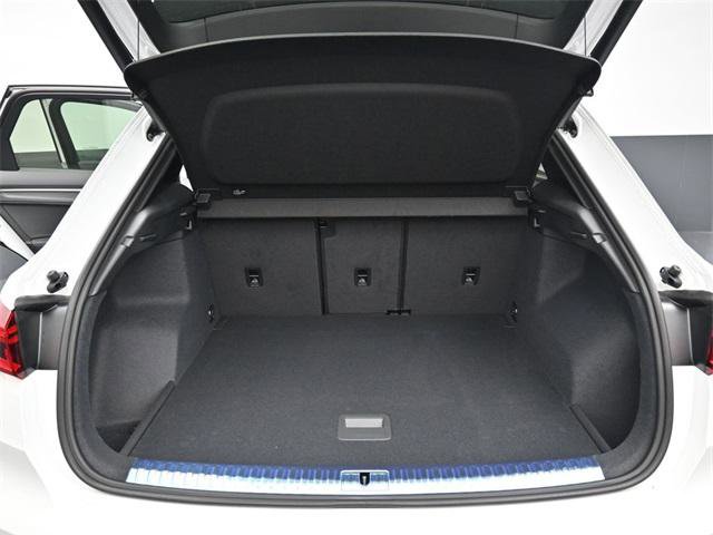 New 2025 Audi Q3 2.0T Premium image 12