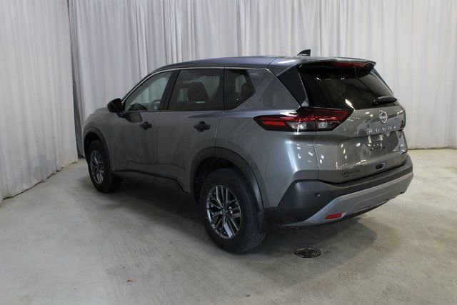 Used 2023 Nissan Rogue S image 4