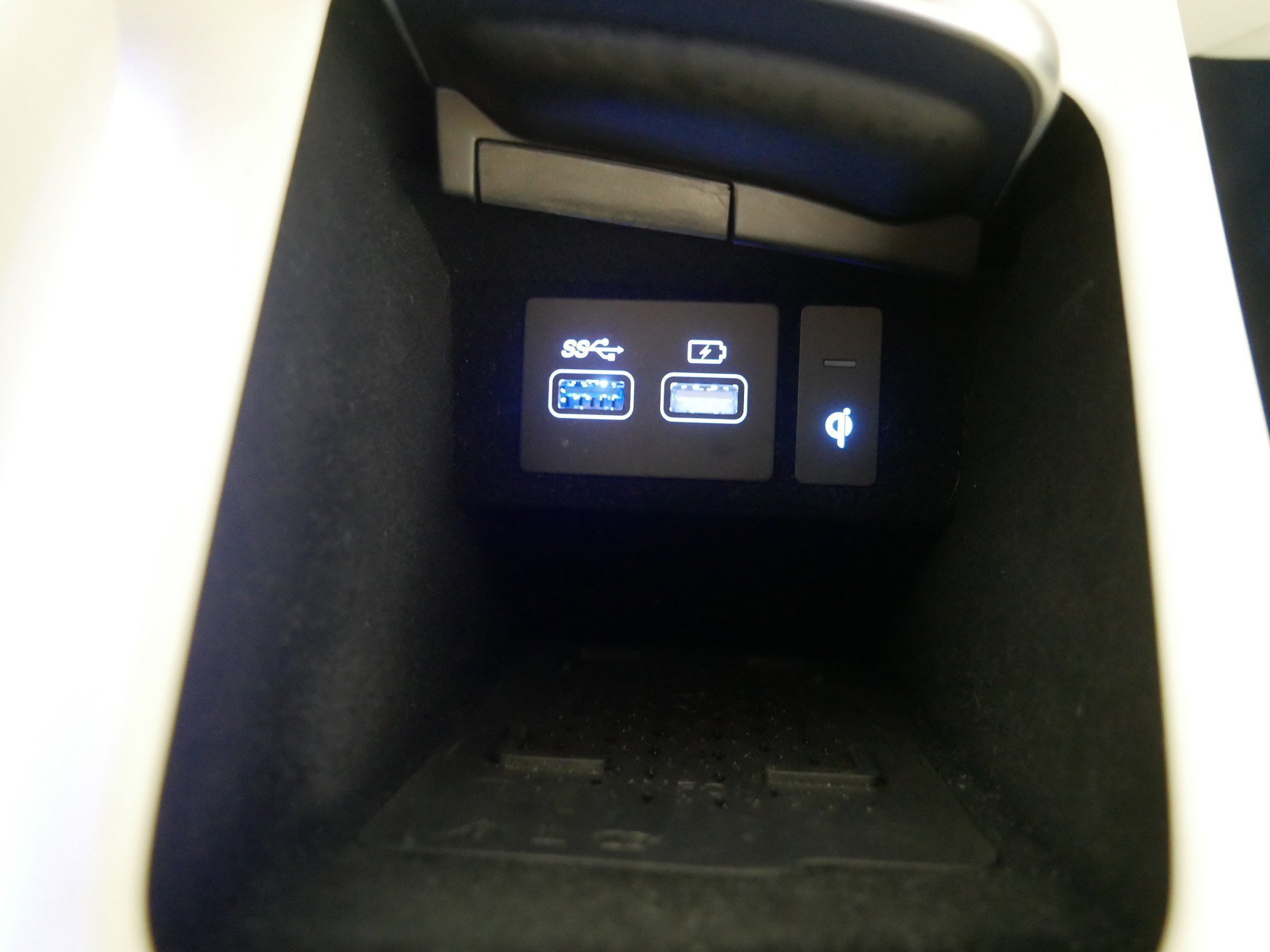 Certified 2025 Genesis Electrified GV70 Advanced w/ Prestige Package image 32