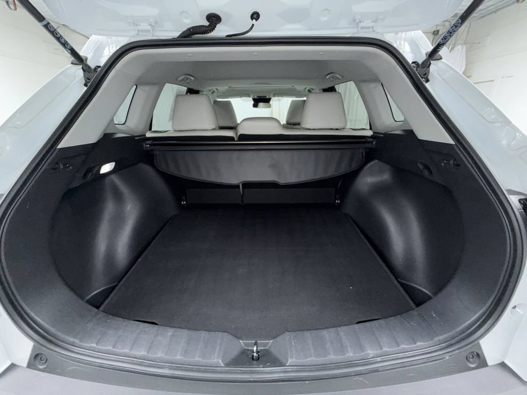 Used 2023 Toyota Corolla Cross LE w/ Moonroof Package AWD/4WD image 16