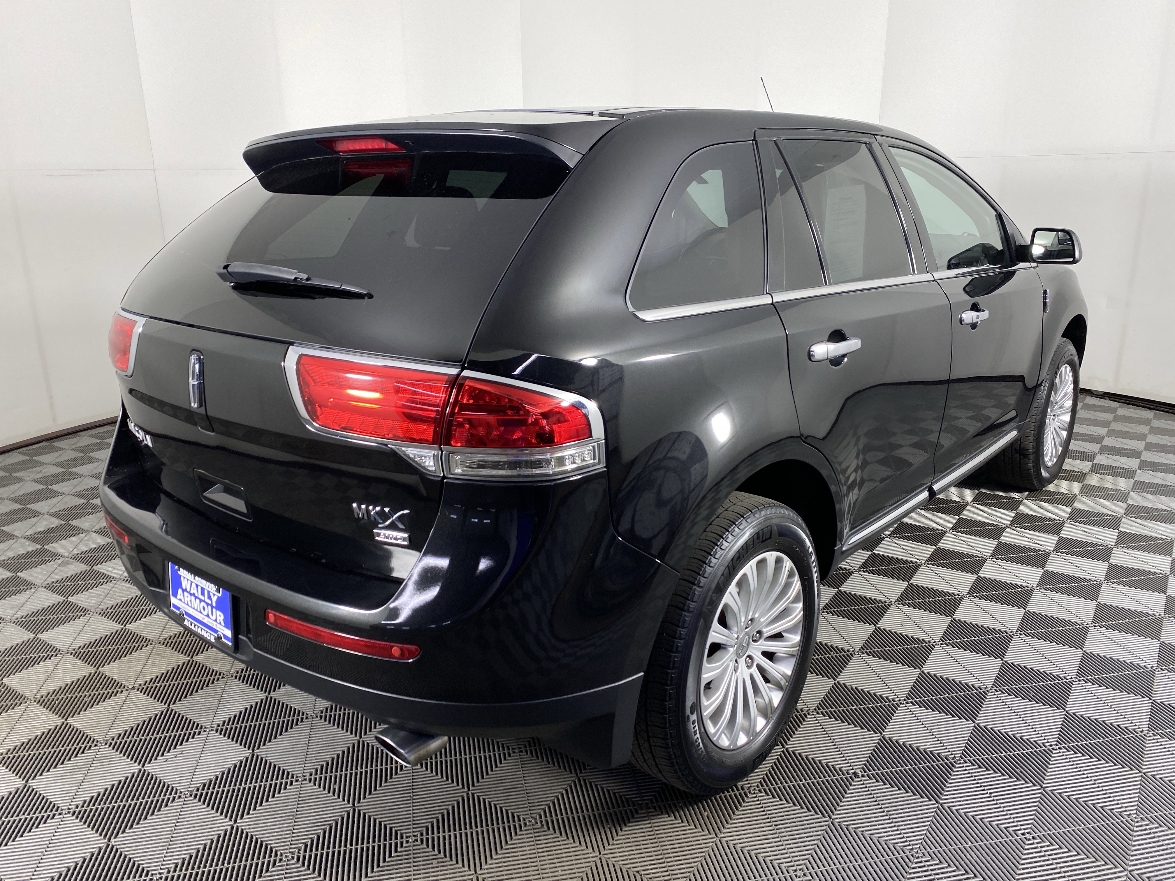 Used 2012 Lincoln MKX AWD image 4