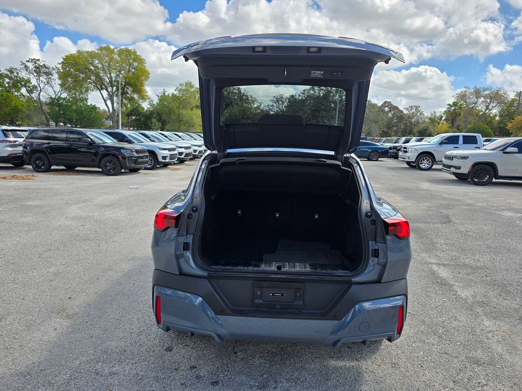 Used 2025 BMW X2 xDrive28i w/ Premium Package image 38