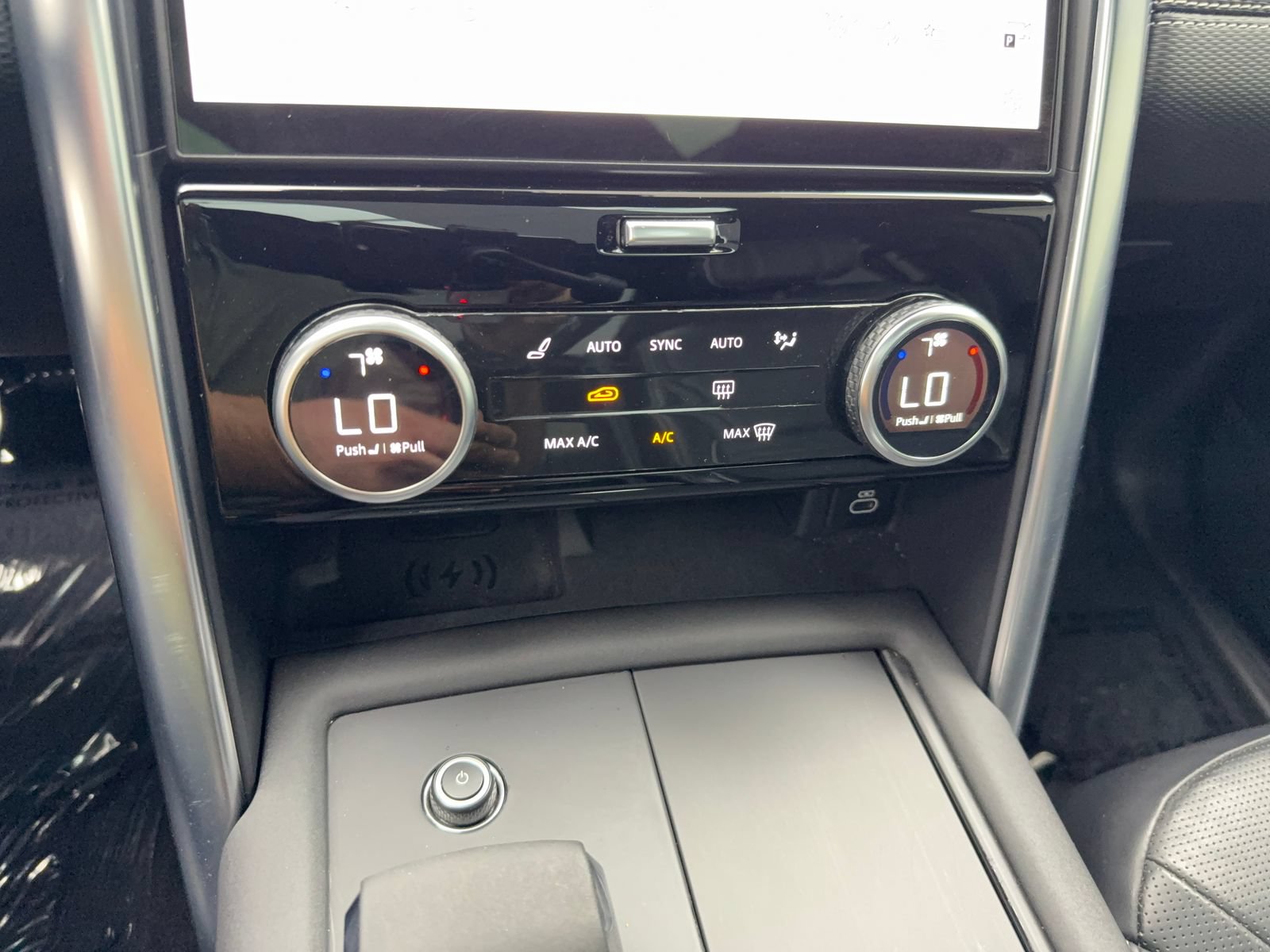 Used 2022 Land Rover Discovery HSE R-Dynamic AWD/4WD image 32