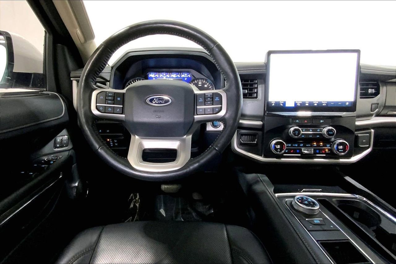 Certified 2024 Ford Expedition XLT RWD image 4