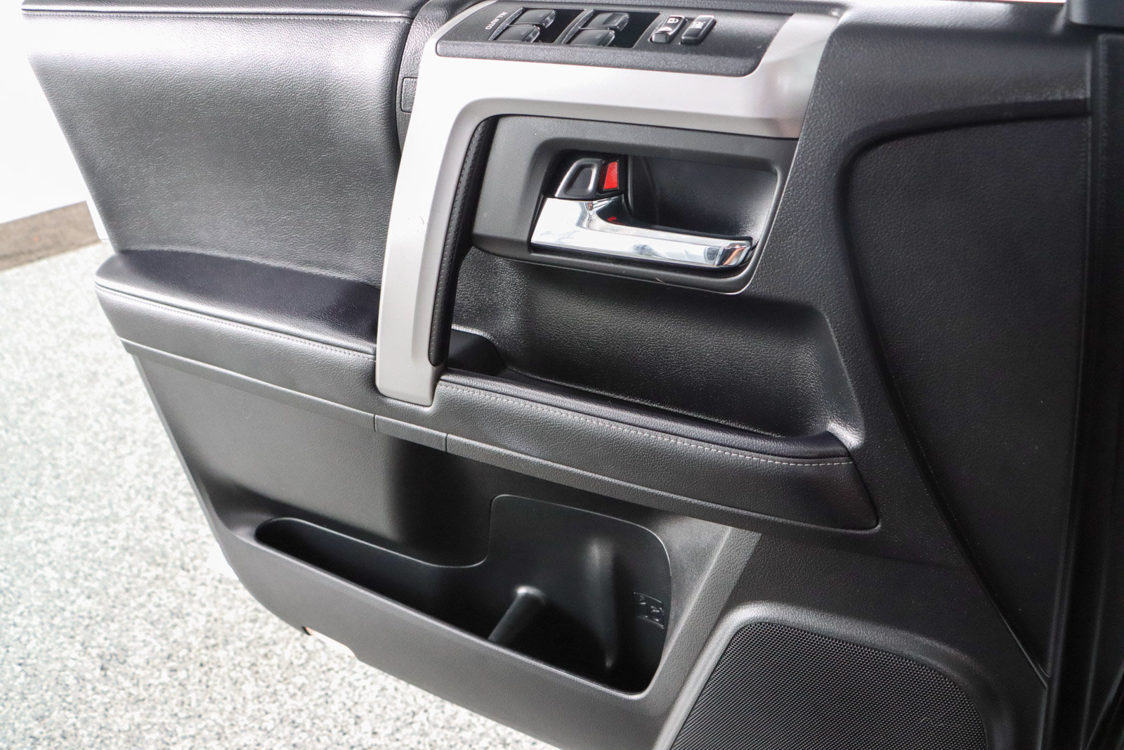 Used 2021 Toyota 4Runner SR5 AWD/4WD image 22