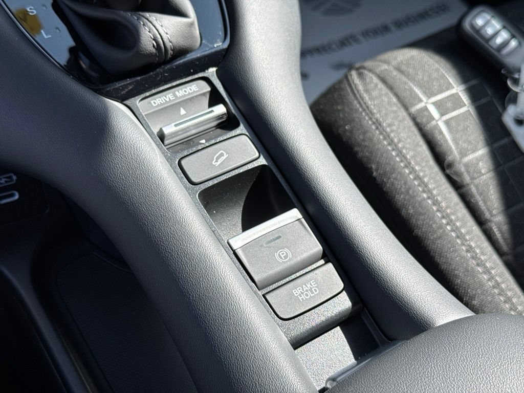Certified 2024 Honda HR-V LX image 22