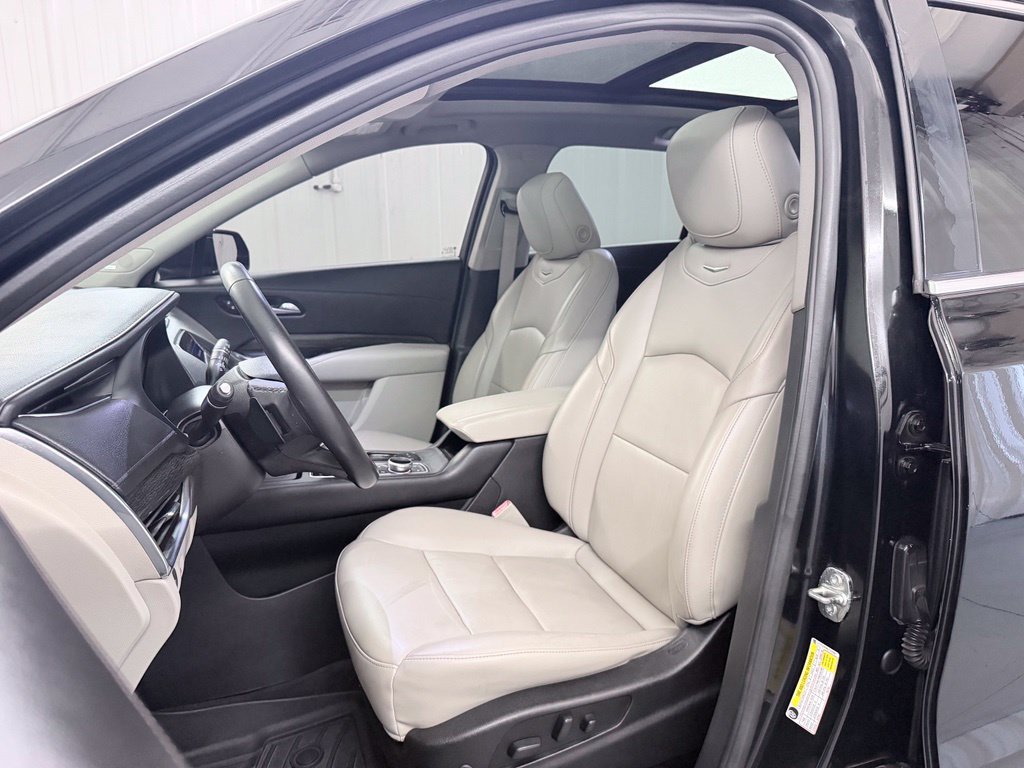 Used 2020 Cadillac XT4 Premium Luxury w/ Driver Awareness Package AWD/4WD image 11