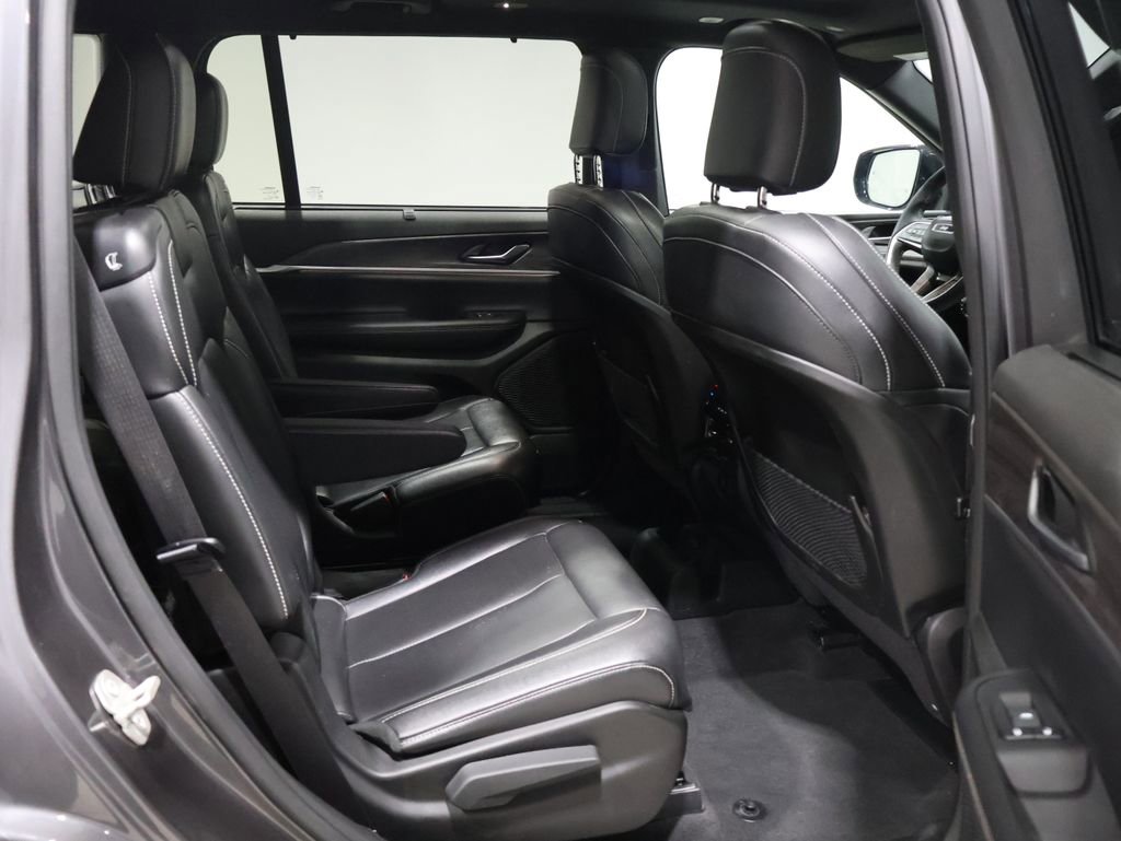 Used 2024 Jeep Grand Cherokee L Limited w/ Luxury Tech Group II image 24