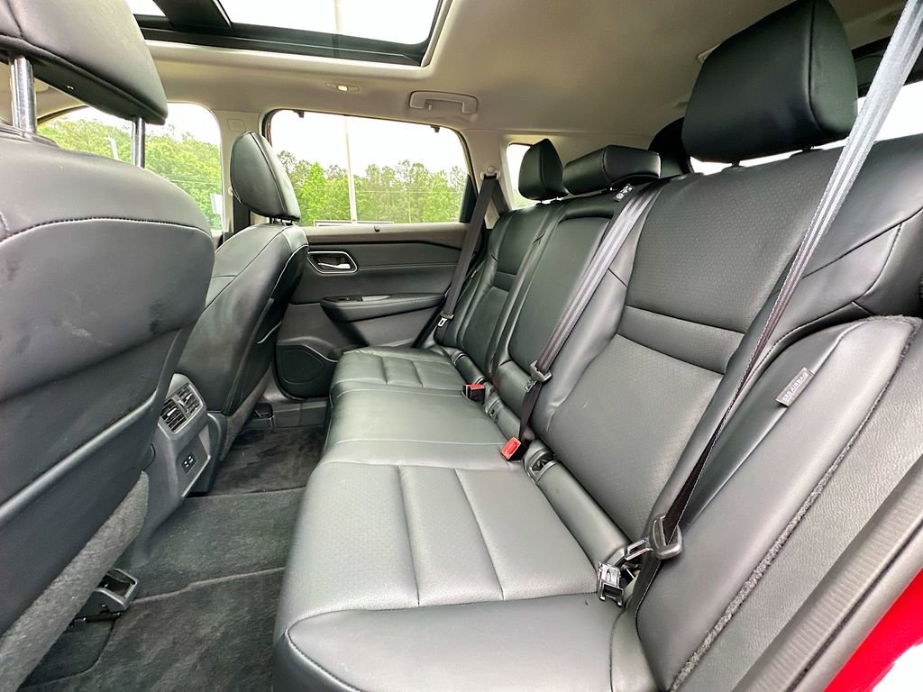 Used 2021 Nissan Rogue SV w/ Premium Package FWD image 4