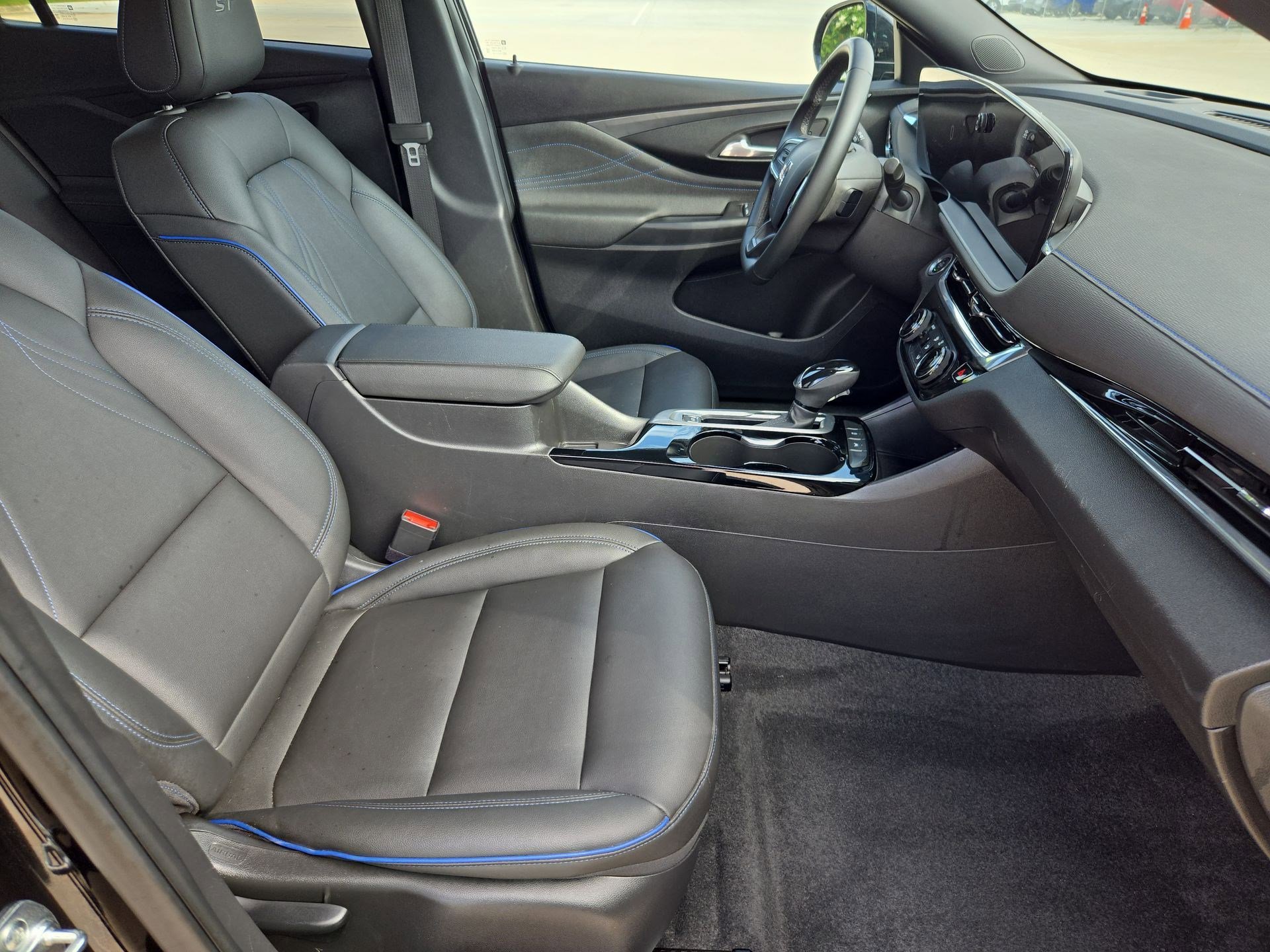 Used 2025 Buick Envista Sport Touring FWD image 31