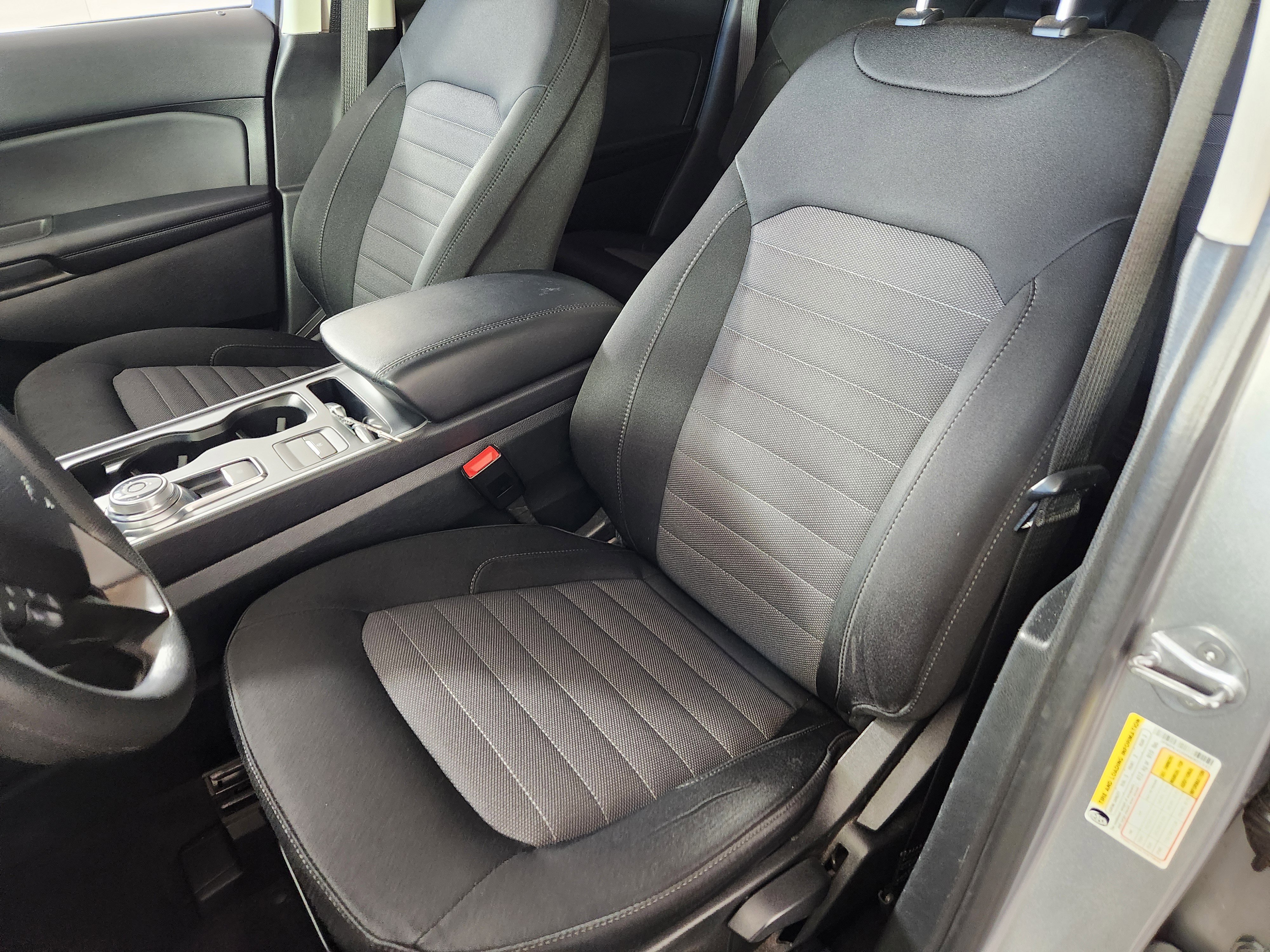 Used 2022 Ford Edge SE w/ Black Appearance Package image 12