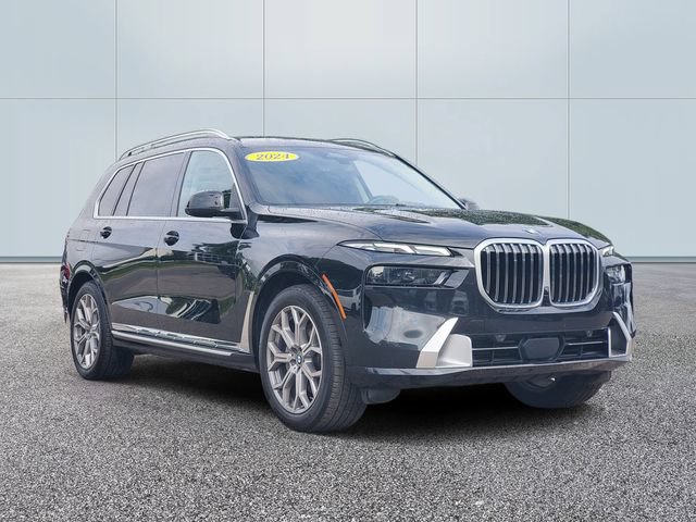Used 2024 BMW X7 xDrive40i AWD/4WD image 3
