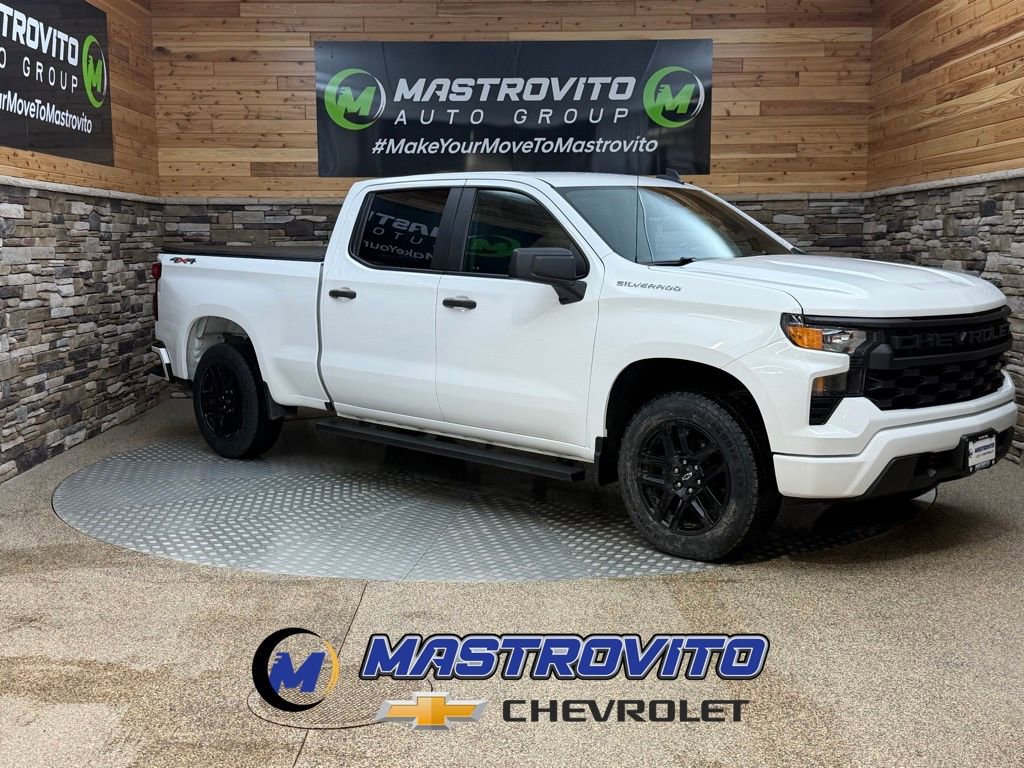 Used 2022 Chevrolet Silverado 1500 Custom AWD/4WD image 1