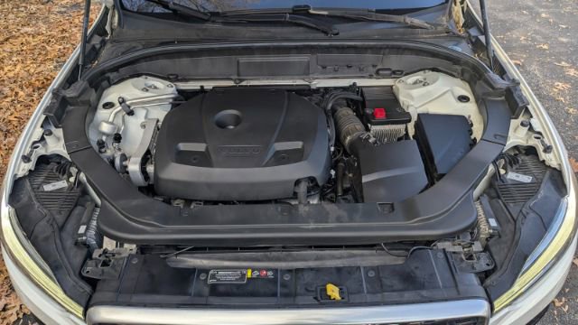 Used 2018 Volvo XC60 T6 R-Design w/ Convenience Package image 43