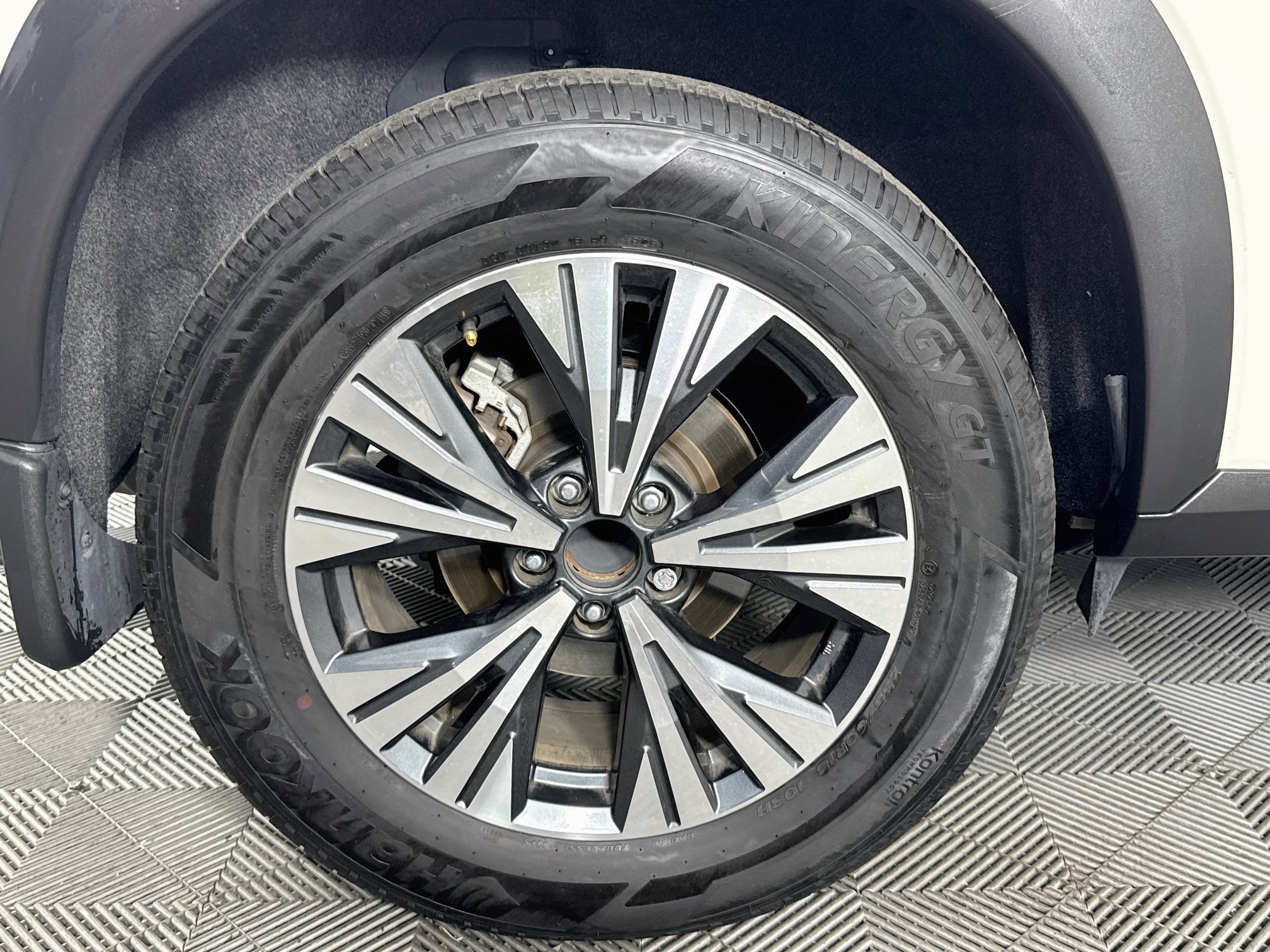 Used 2023 Nissan Rogue SV FWD image 31