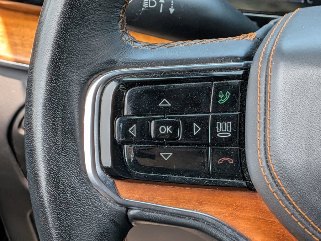 Used 2024 Jeep Grand Wagoneer L Series III AWD/4WD image 38