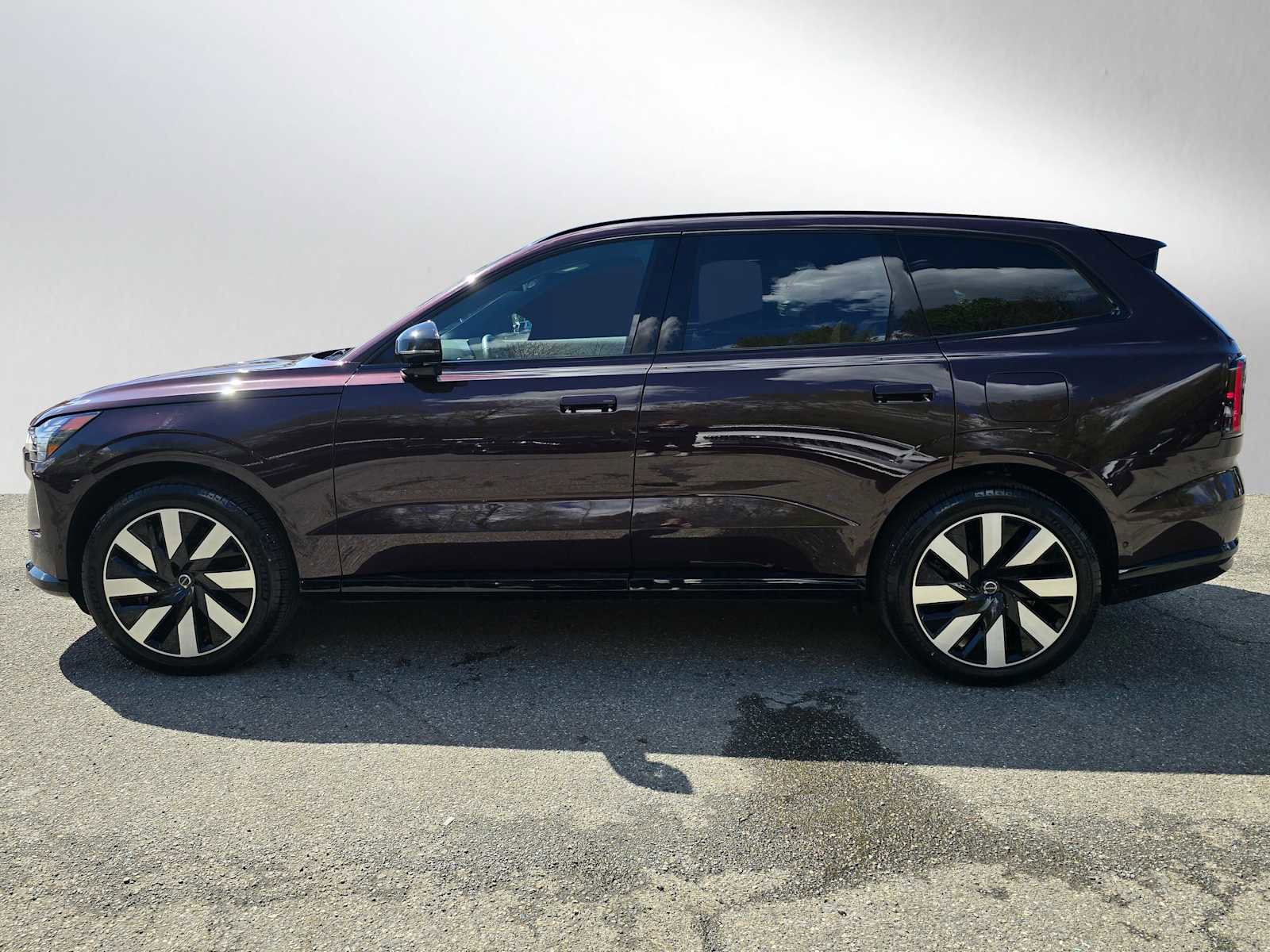 Certified 2025 Volvo EX90 Plus AWD/4WD image 7