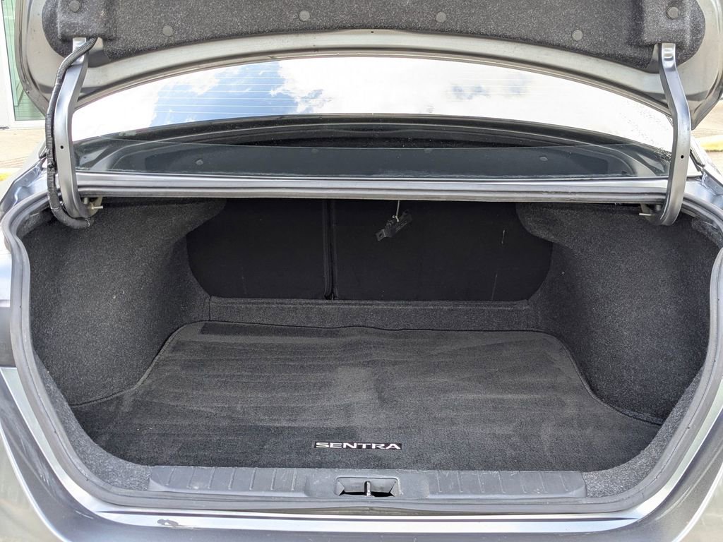 Used 2021 Nissan Sentra SV image 28