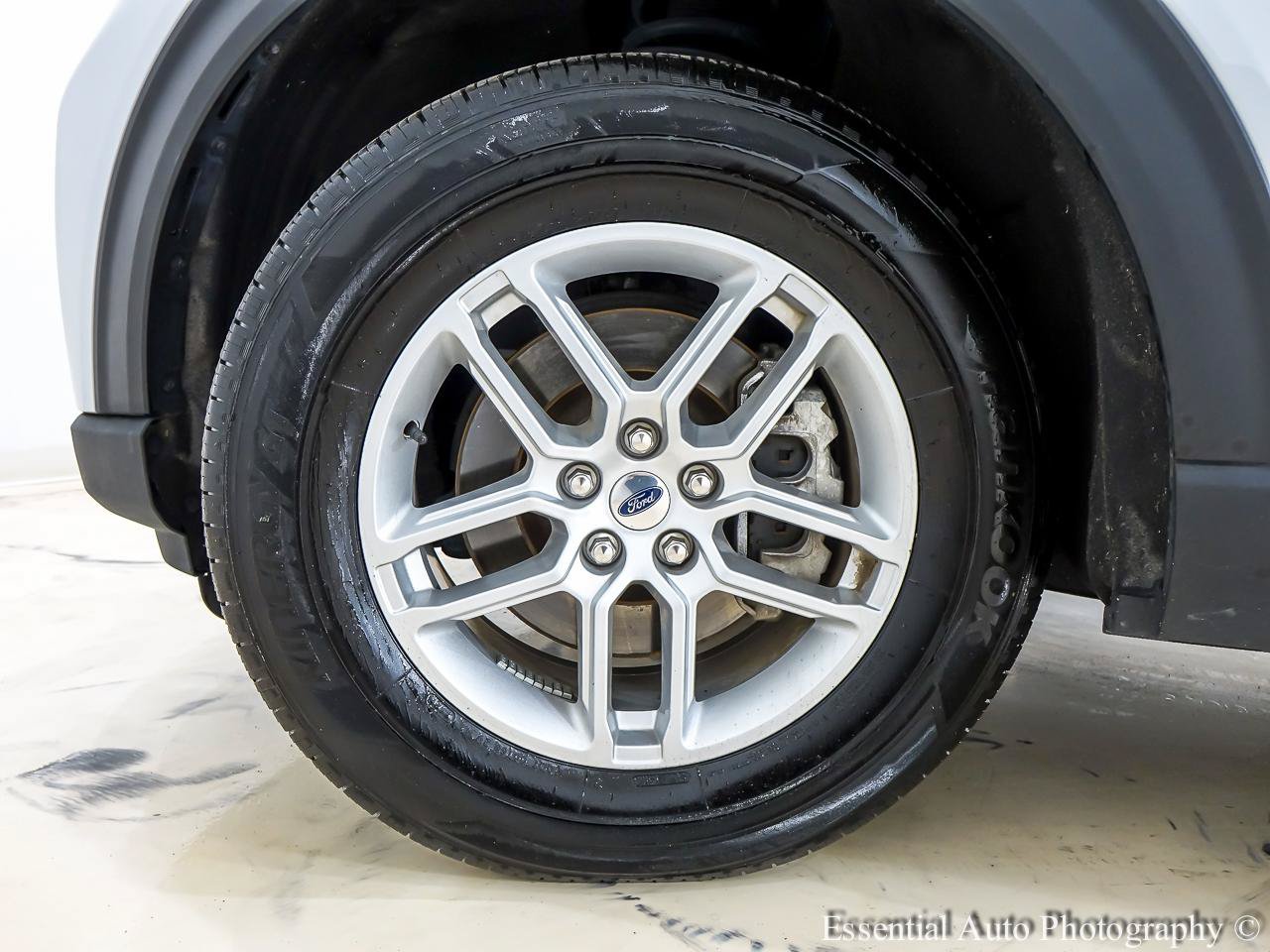 Used 2025 Ford Explorer Active AWD/4WD image 12