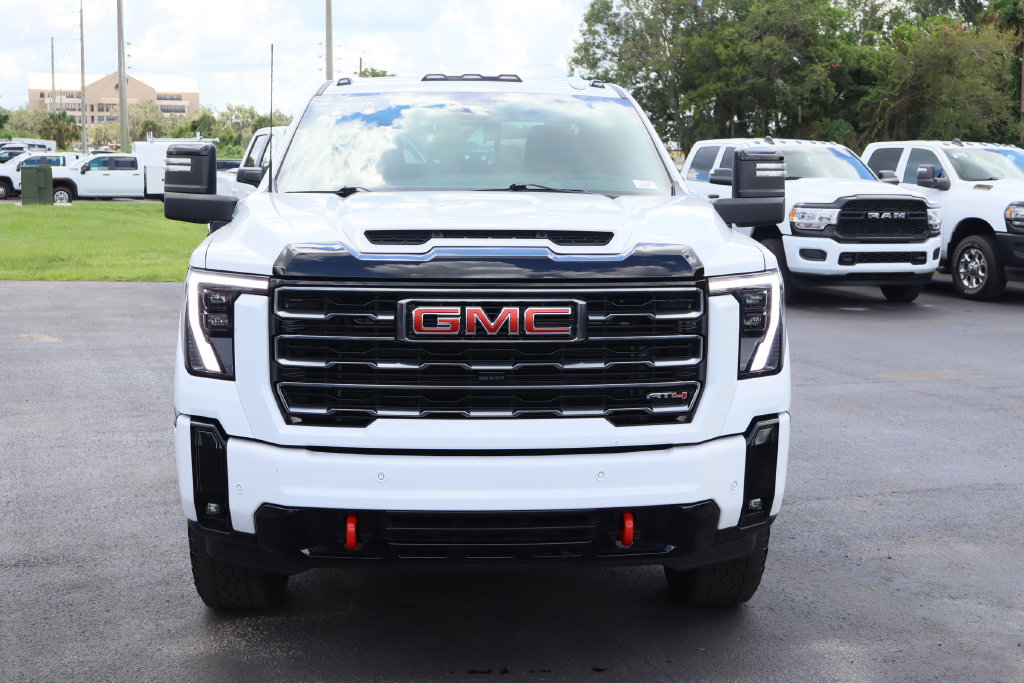 Certified 2025 GMC Sierra 2500 AT4 w/ AT4 Premium Plus Package AWD/4WD image 4