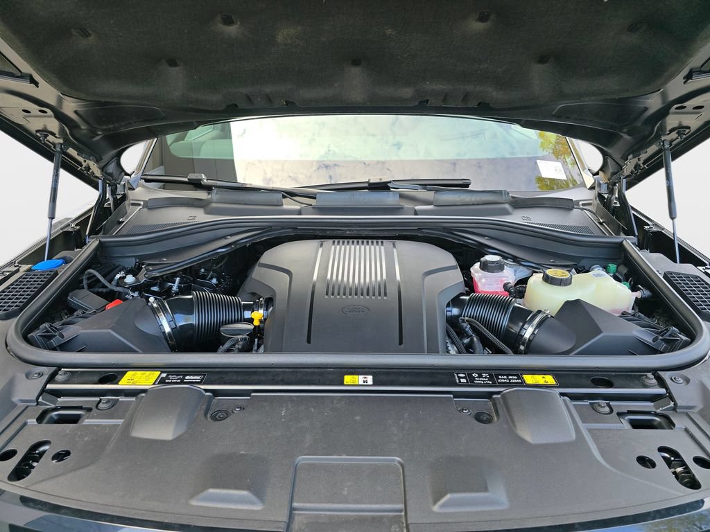 Certified 2025 Land Rover Range Rover Autobiography AWD/4WD image 35