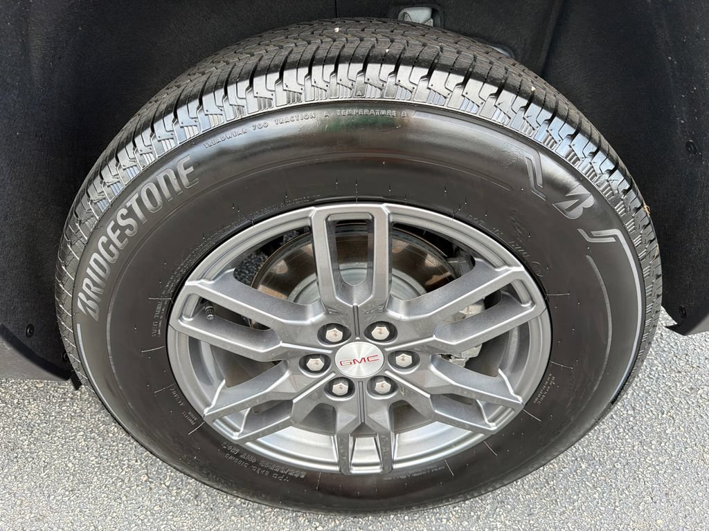 Used 2026 GMC Acadia Elevation FWD image 20