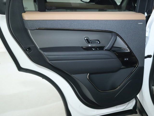 Certified 2025 Land Rover Range Rover Sport Dynamic SE image 32