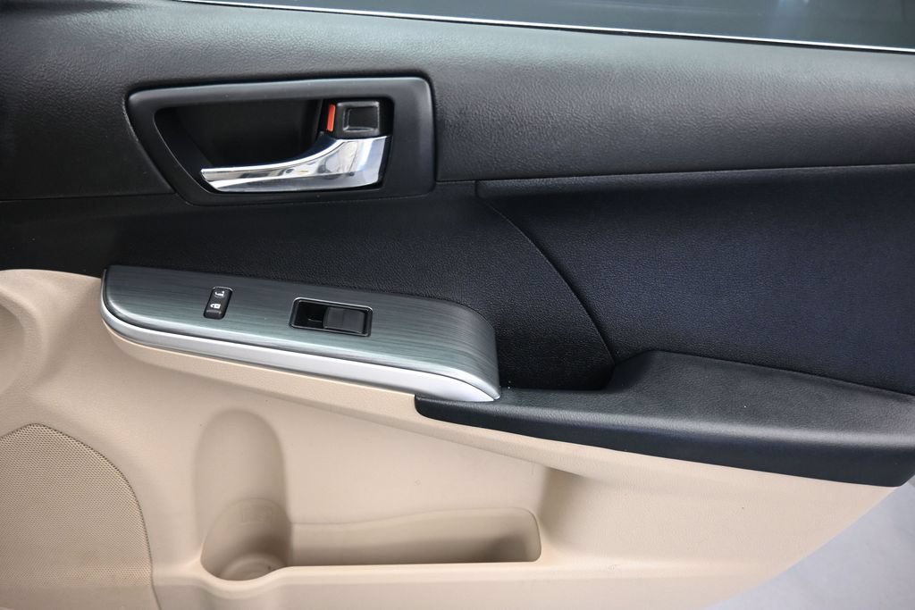 Used 2012 Toyota Camry LE FWD image 36