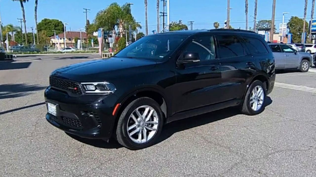 Used 2025 Dodge Durango GT AWD/4WD image 4