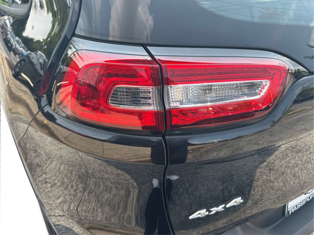 Used 2016 Jeep Cherokee Sport AWD/4WD image 31