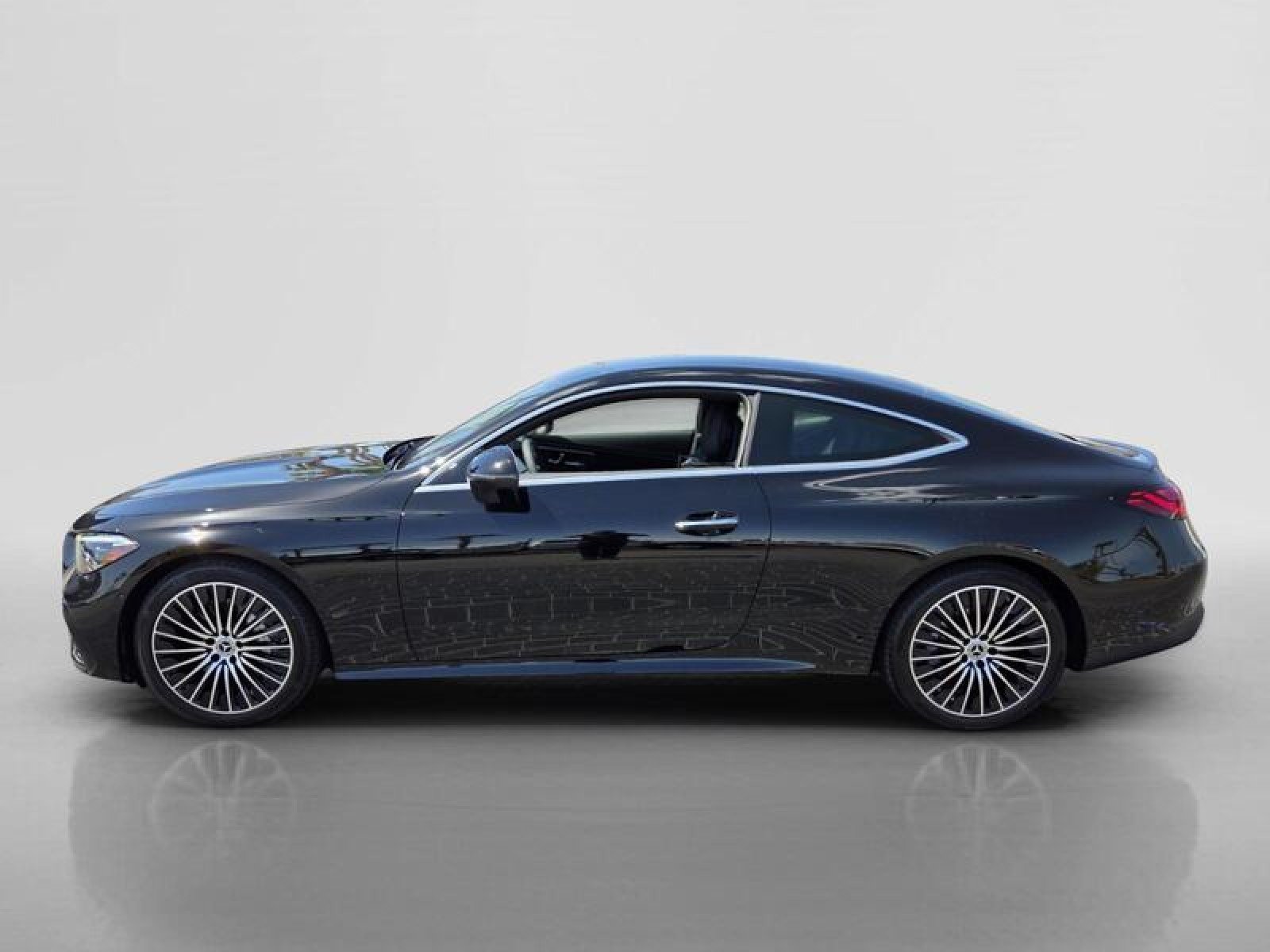 New 2026 Mercedes-Benz CLE 300 4MATIC Coupe image 2