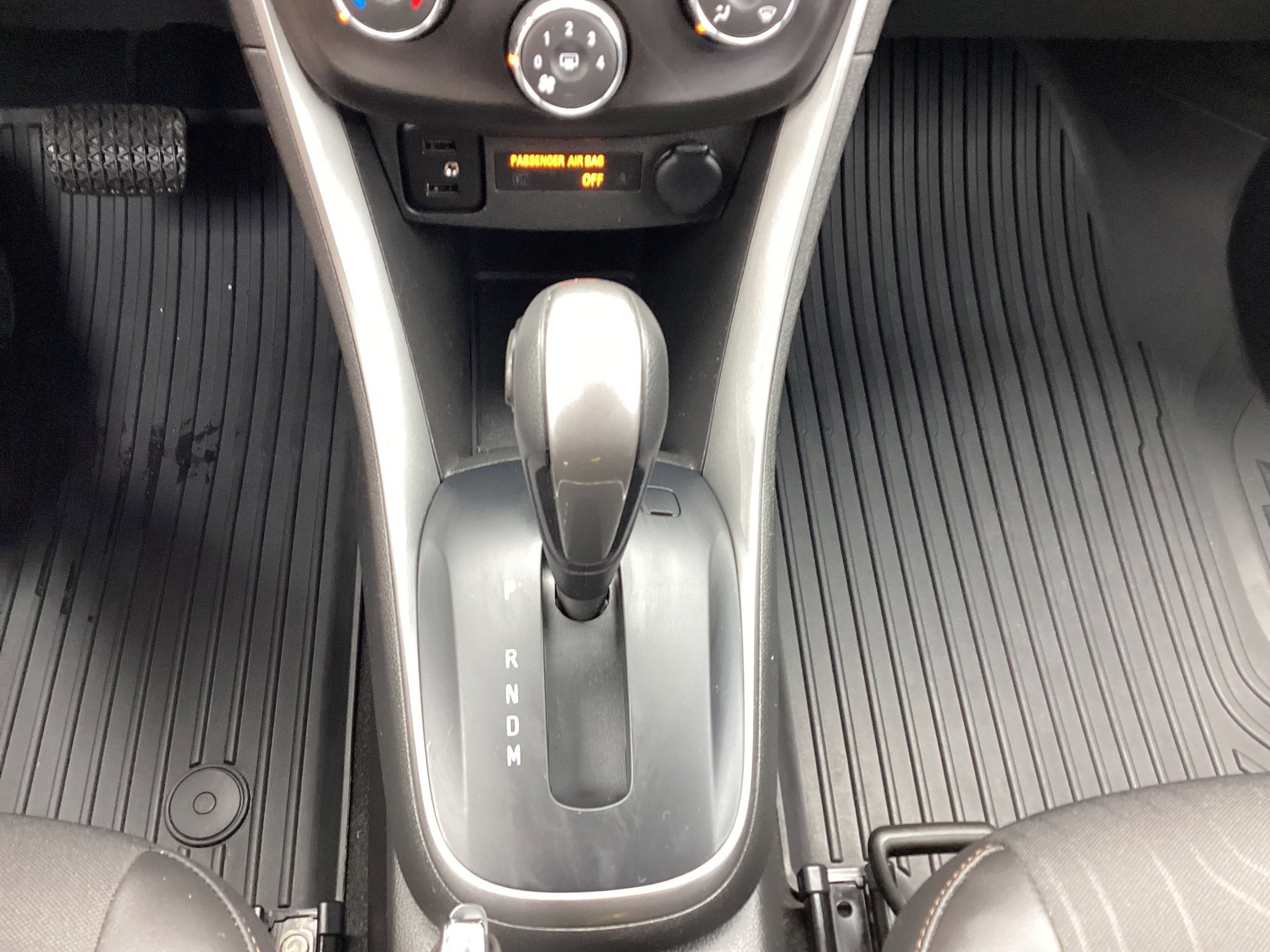 Used 2022 Chevrolet Trax LT w/ LT Convenience Package AWD/4WD image 19