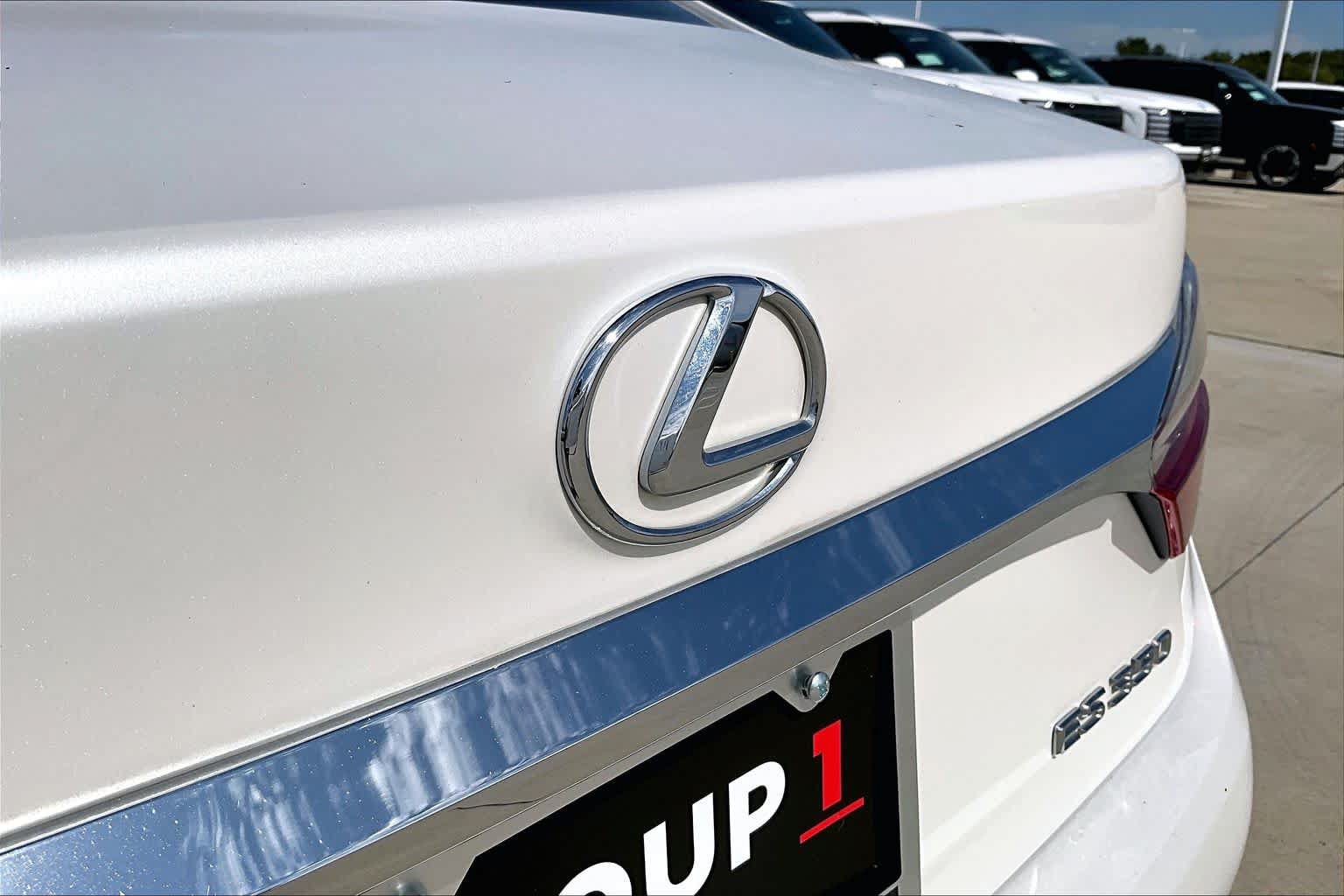 Used 2018 Lexus ES 350 w/ Navigation System Package FWD image 10