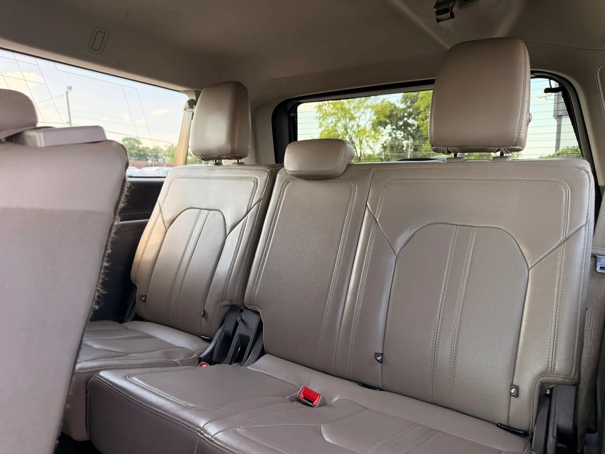 Used 2020 Ford Expedition Max Limited RWD image 20