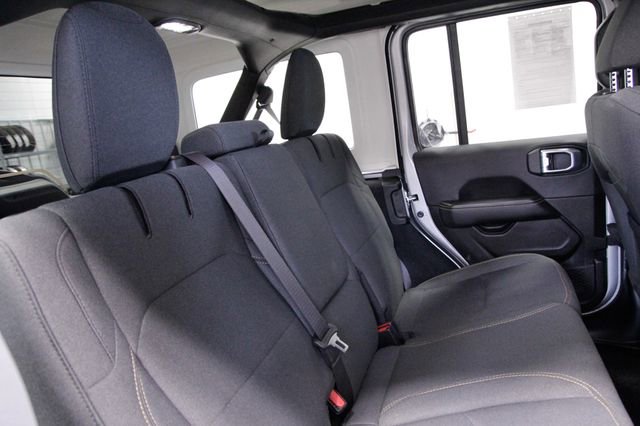 Used 2024 Jeep Wrangler Unlimited Sahara w/ Technology Group image 17