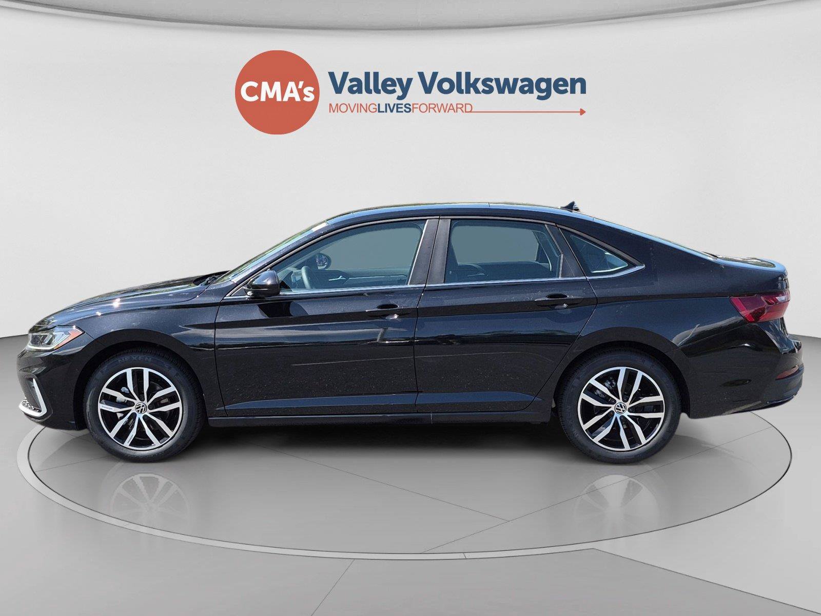 New 2027 Volkswagen Jetta SE FWD image 2