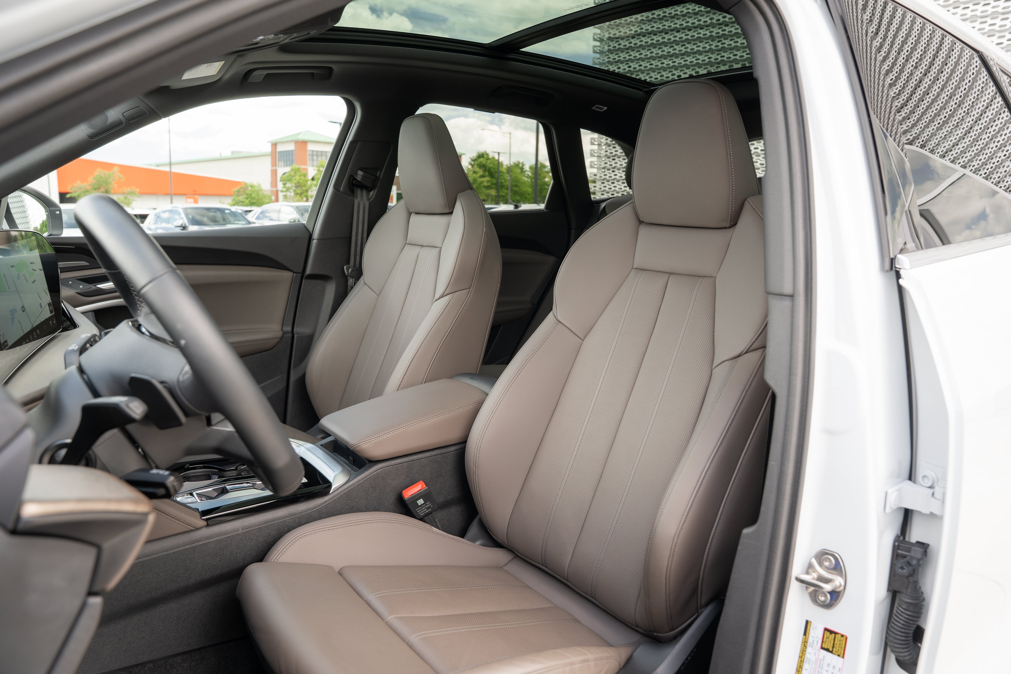 Certified 2025 Audi Q5 Premium w/ Premium Plus AWD/4WD image 23