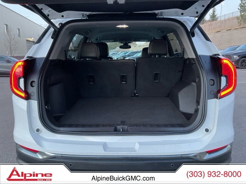 Used 2024 GMC Terrain AT4 image 20